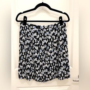Pleated floral printed skirt